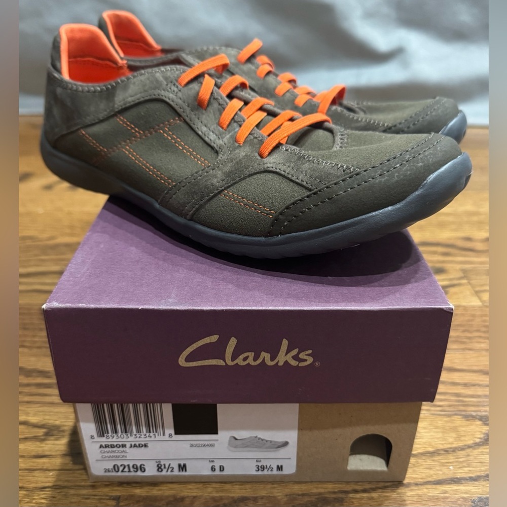 NIB Clarks Arbor Jade slip on shoes in charcoal, size 8.5